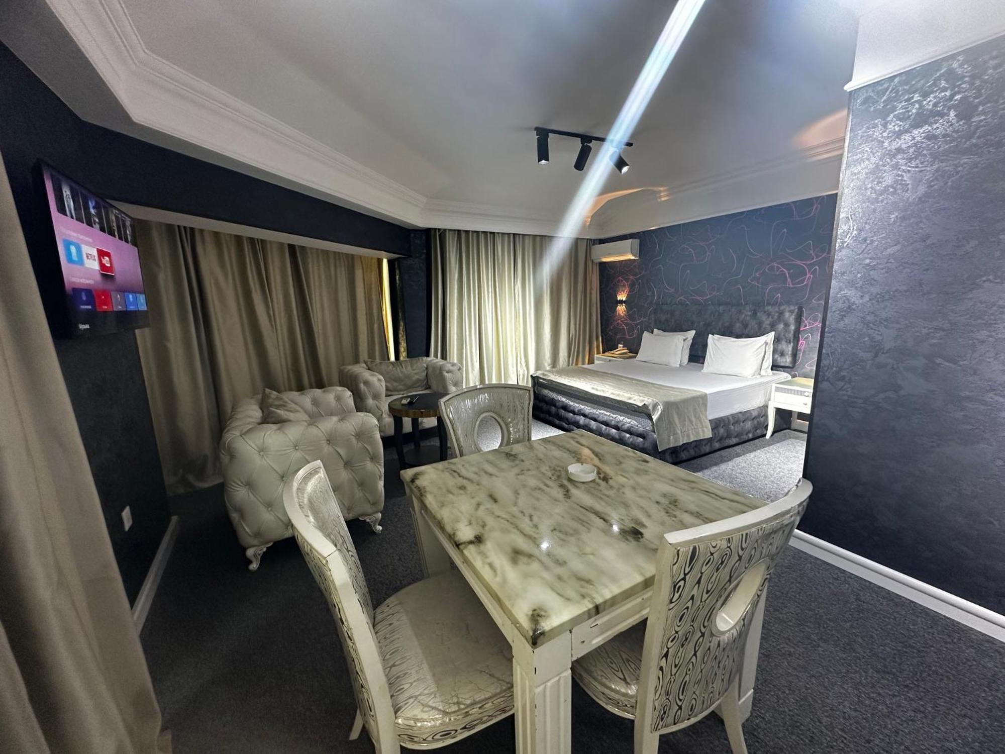 Amber Hotel Baku Exterior foto